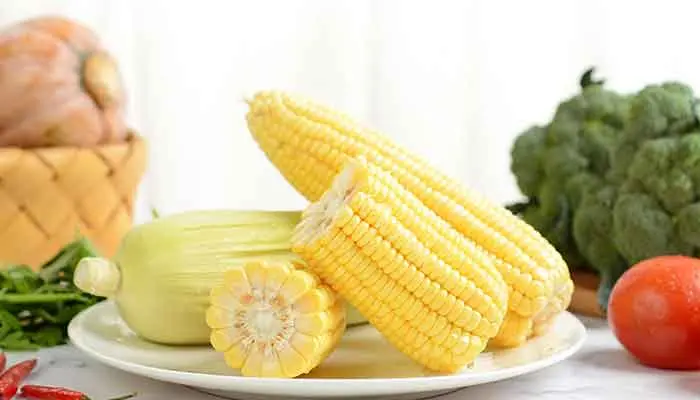 每天吃一个煮玉米的好处和坏处 多吃煮玉米有什么好处
