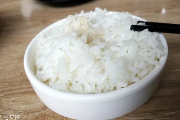 米饭太湿怎么办 这样让它变干